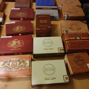 These Cigar boxes are great for storage, collecting or crafting..All colors